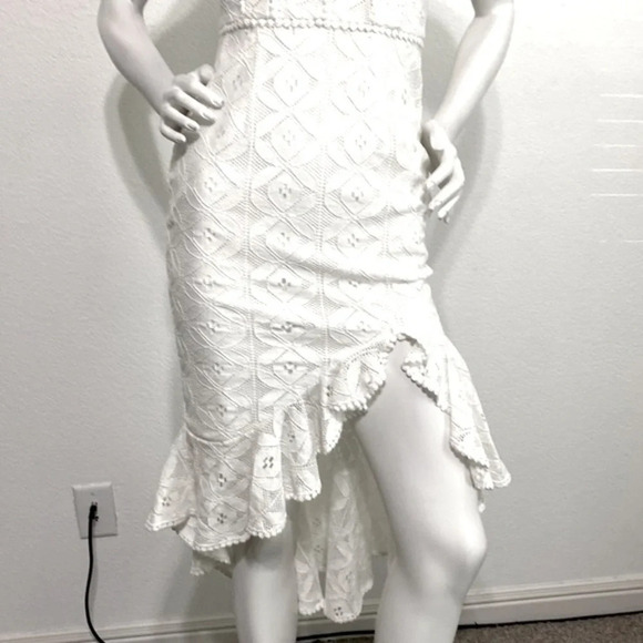 Saints + Secrets White V-Neck Sleeveless Lace Asymmetrical Midi Dress Size S - Picture 3 of 9